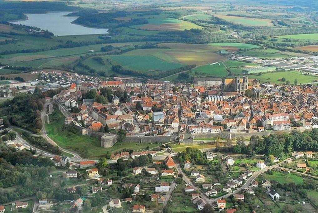 Appartement Proche Des Remparts Langres Luaran gambar